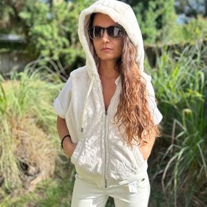 Calia white vest size M